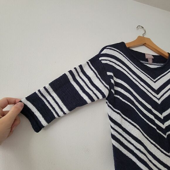 Chico's Navy Blue and White Chevron Sweater 0 S/4 - Picture 2 of 8